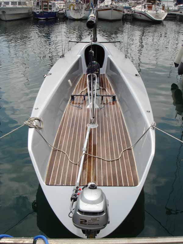js9000 sailboat